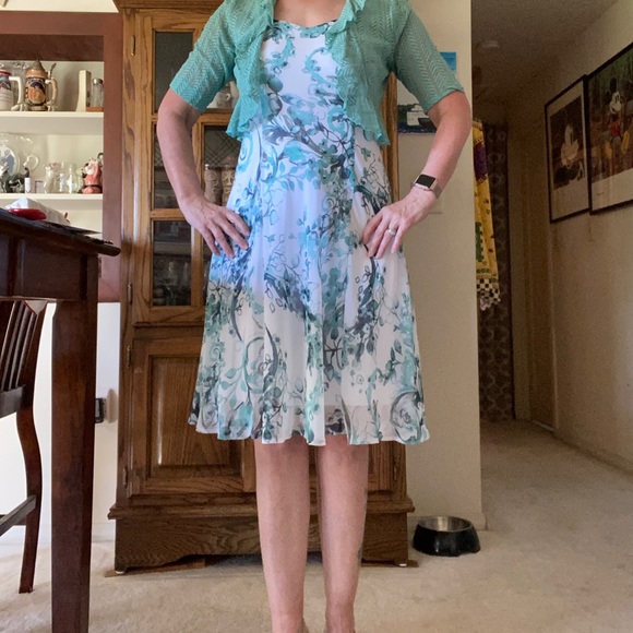 Spring dress - Picture 3 of 4